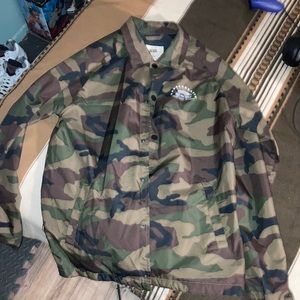 Vans camouflage windbreaker